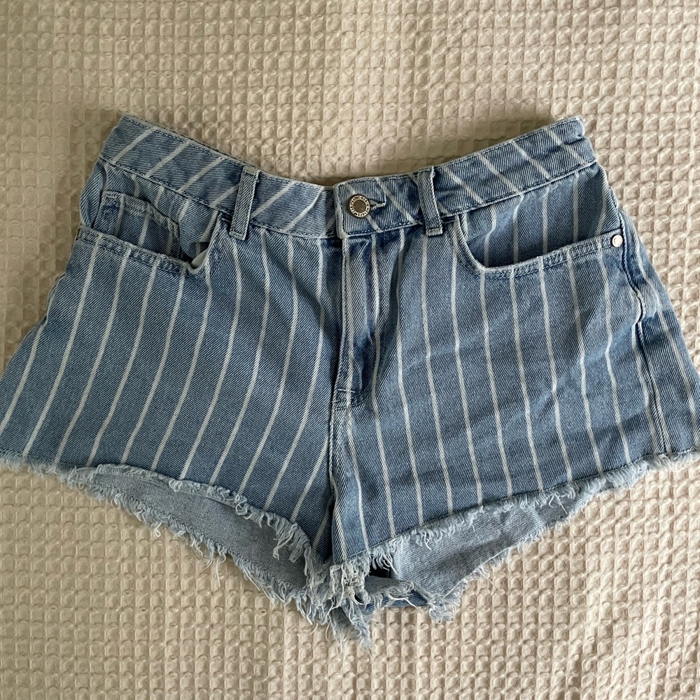 WORN ONCE!! ZARA denim shorts